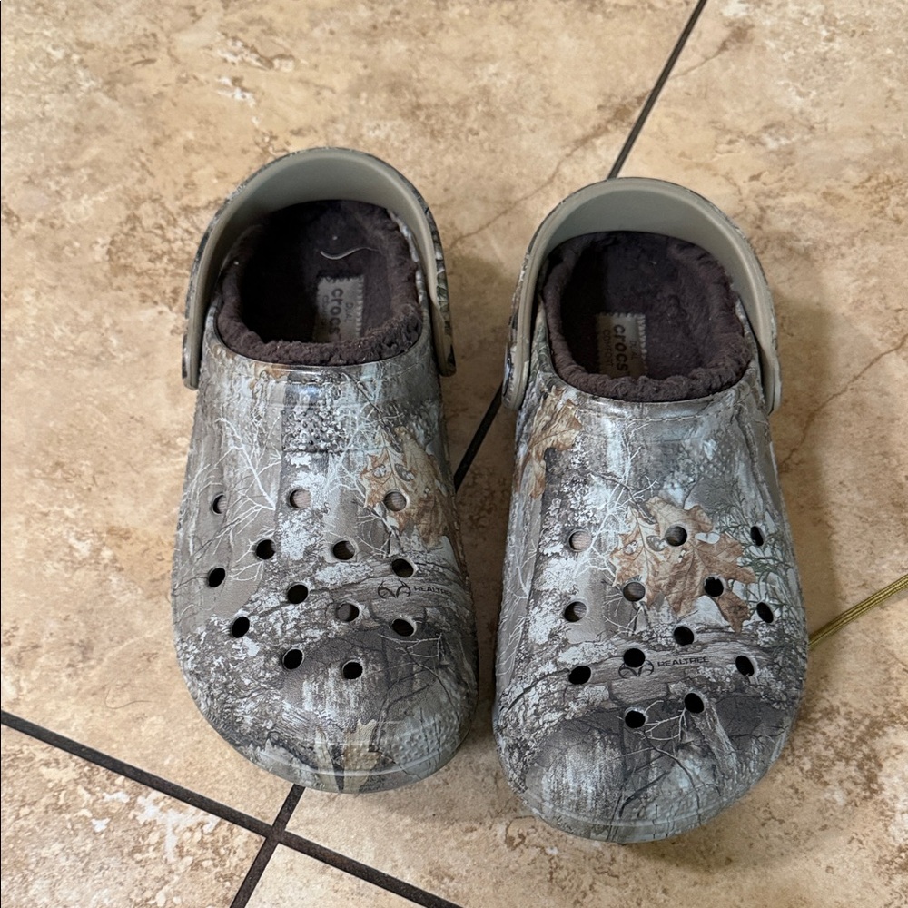 CROCS Men's Camouflage Slip-On Loafers